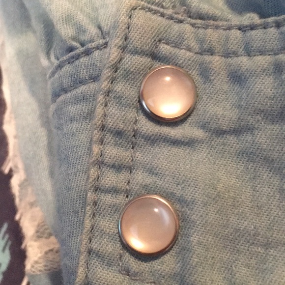 Forever 21 denim button down shirt lace back - Picture 5 of 5